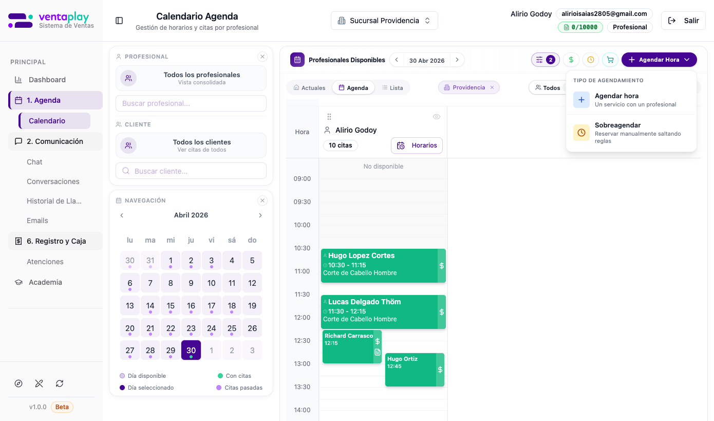 Dropdown Agendar Hora — dos tipos de agendamiento — Al hacer click en 'Agendar Hora' aparece el selector de tipo: 'Agendar hora' (Un servicio con un profesional) y 'Sobreagendar' (Reservar manualmente saltando reglas). El sobreagendar permite crear citas fuera del horario configurado, útil para casos de excepción.