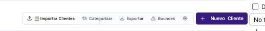 Acciones del módulo — Importar, Categorizar, Exportar, Bounces y tags — Barra agrupada: **Importar Clientes**, **Categorizar** (segmentación masiva por teléfono o IA + tag), **Exportar**, **Bounces**, icono de **engranaje** para el catálogo de tags comerciales, y **+ Nuevo Cliente** como acción principal.