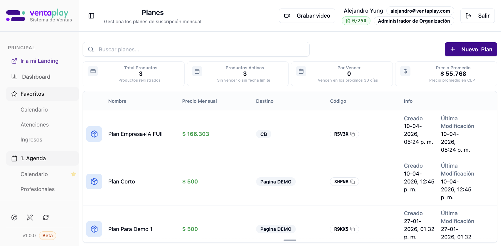 Listado — KPIs, buscador, tabla y acceso a detalle — Cuatro tarjetas de métricas, barra Buscar planes…, botón + Nuevo Plan y tabla con nombre, precio mensual en verde, destino (ej. CB / página demo), código copiable y bloque Info con fechas. Las acciones ⋯ por fila aparecen al hover.
